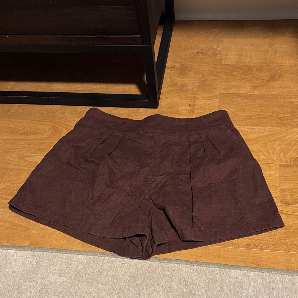 Women's Pleated Abercrombie Linen Shorts